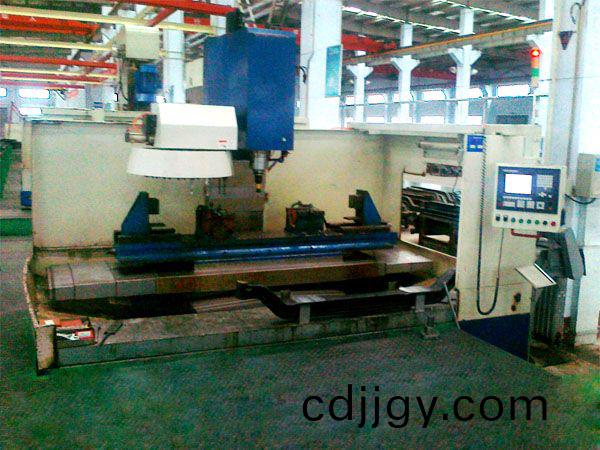 前軸十(shi)孔(kong)加工專用(yong)立(li)式(shi)加工